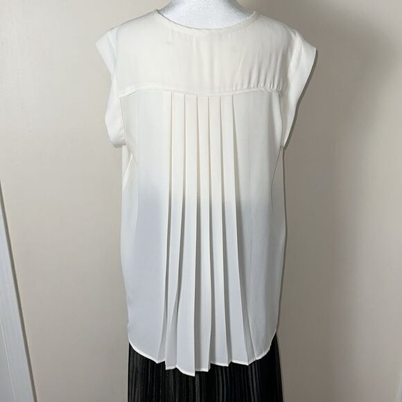 Anthro x Pleione XL Ivory High Low Pleated Back Front Keyhole Cap Sleeve Shell - Picture 2 of 10